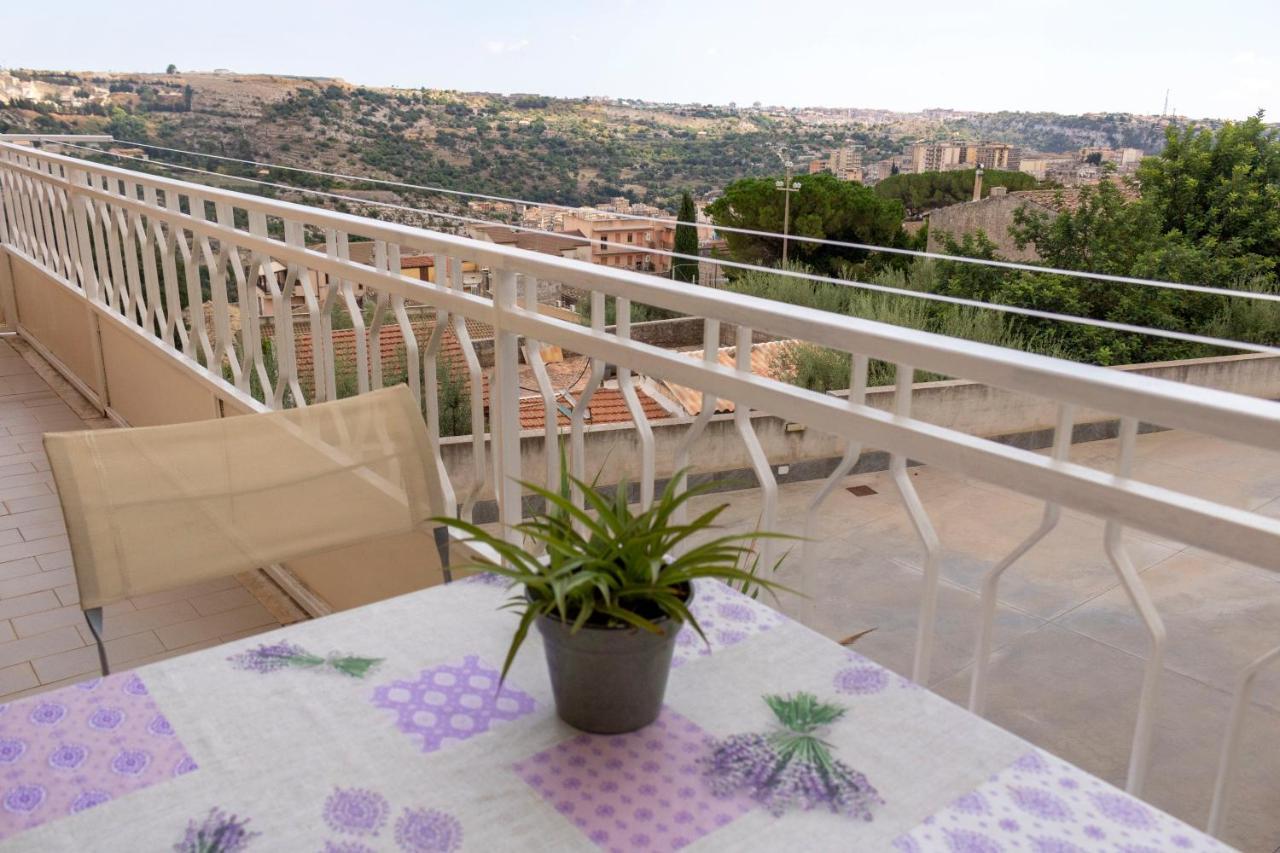 דירות מודיקה Casa Raffaela מראה חיצוני תמונה